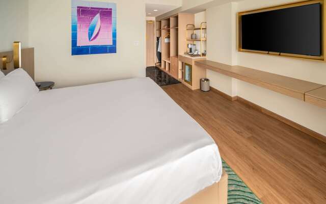 Dolce by Wyndham Hollywood