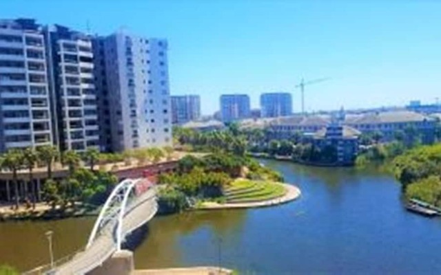 Waters Edge 615 by CTHA