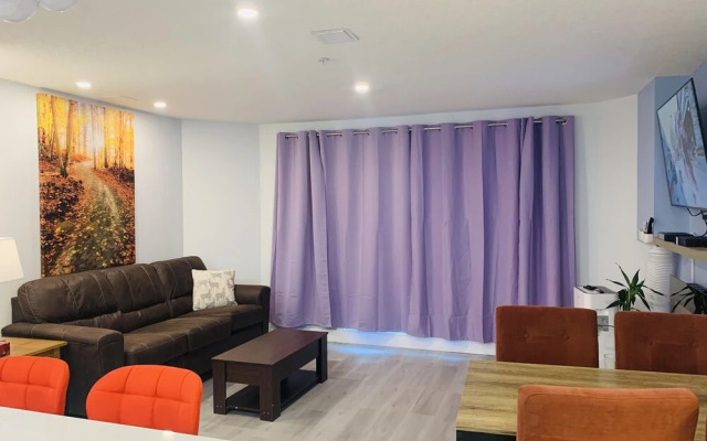 Lovely 1-Bedroom Condo with AC & Kitchen