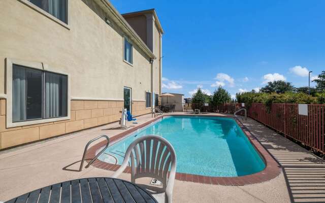 Quality Inn & Suites Terrell