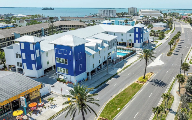 The J Hotel Dunedin Clearwater, an Ascend Collection Hotel