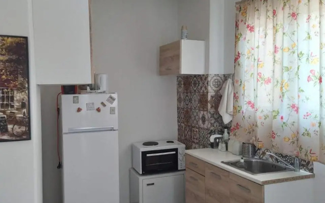 Athena's Home, Sunny Balkony 100m from metro!