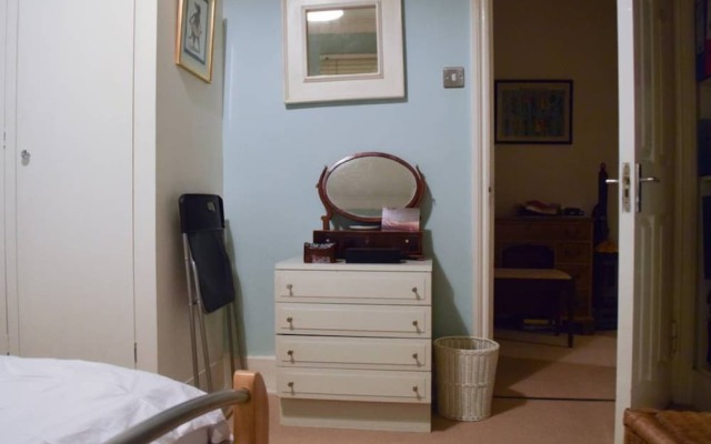 Charming 2 Bedroom Apartment Near Battersea