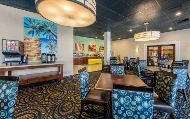 Clarion Hotel Anaheim Resort