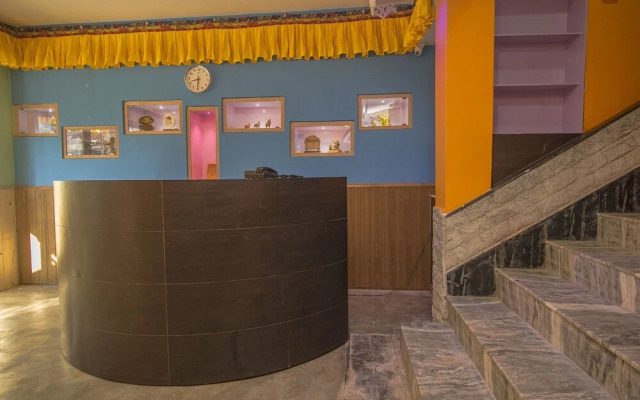Oyo 24247 Hotel Everest Mansion