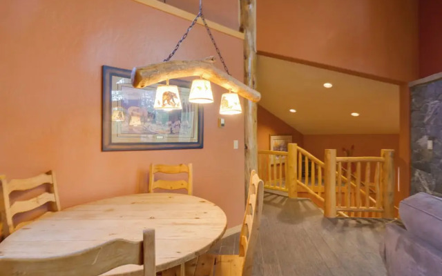 Hot Tub & Ski Shuttle: Rustic Breckenridge Retreat