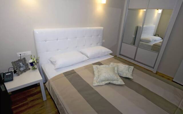 Kondo Suites & Residence