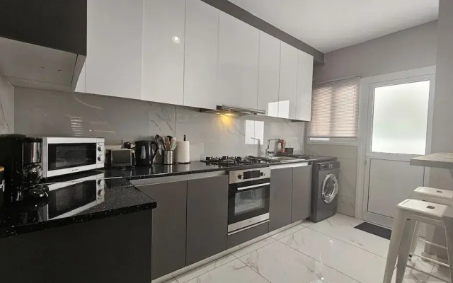151 NIC - Stay Art Style Apartment
