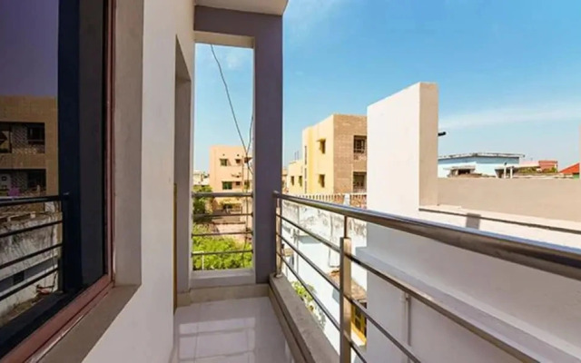 Hotel Crystal Stay by OYO Rooms
