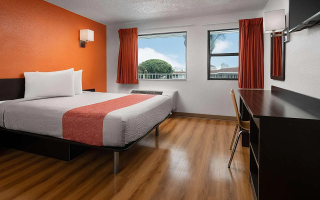 Motel 6 Carlsbad, CA - East