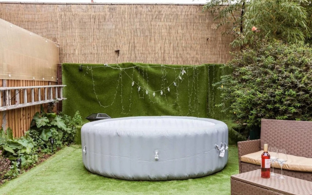 North Central London House/ Sleeps8/garden/wifi