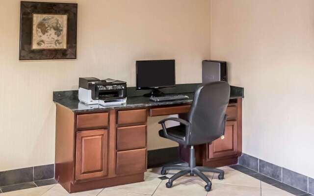 Econo Lodge Inn & Suites Monroe