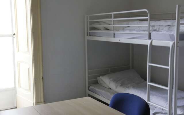 1 bed in Basic 6 Bed Female Room Share Bathroom - Campus Accommodation