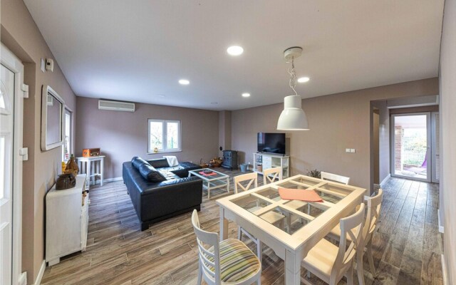 Amazing Home in Vinisce With 4 Bedrooms and Wifi