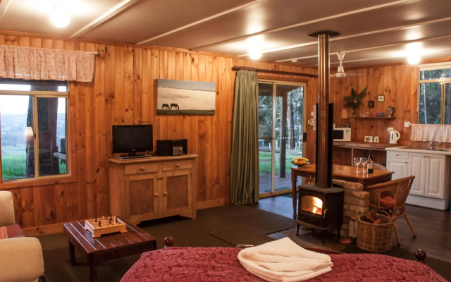Balingup Heights Hilltop Forest Cottages – Guest Rooms – Balingup