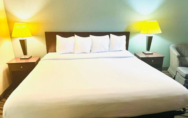 Baymont Inn & Suites by Wyndham Lincoln NE