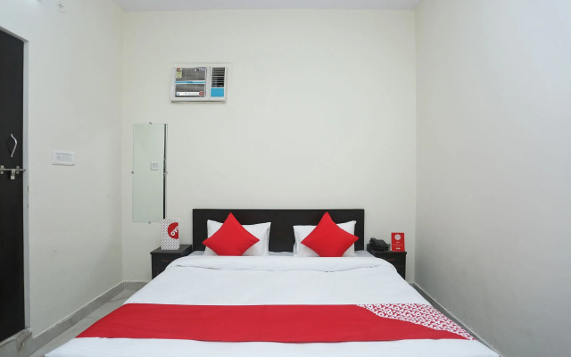 OYO 16904 Hotel Maharaja Palace