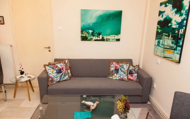 Glamorous Modern Aprt in Palaio Faliro
