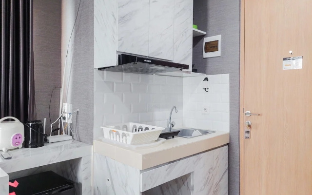 Comfy And Modern Studio Apartment At B Residence