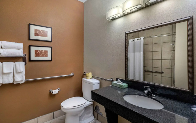 Comfort Suites Ennis