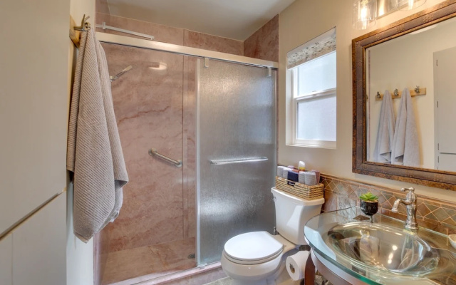 < 1 Mi to Dtwn: Home w/ Deck in Clarkdale!