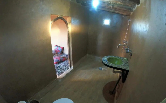 Sahara camp berber under stars