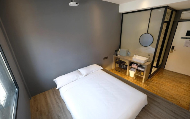 Rest Chinatown Hotel