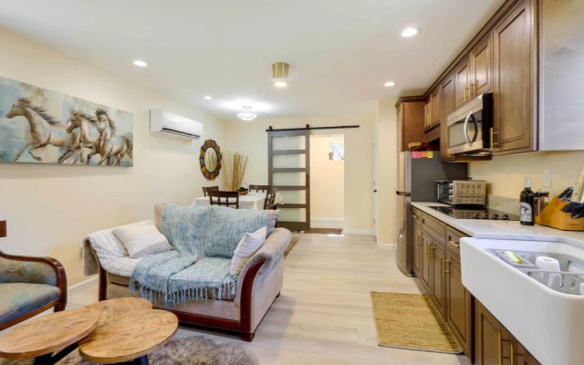 Fayetteville Guest House: Walk to Nature Preserve!