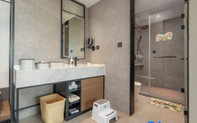 West Square Atour Hotel at HangZhou East Railway Station