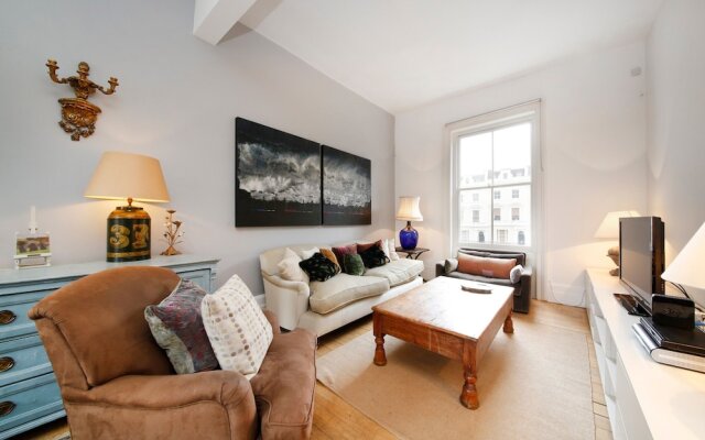 3 Bedroom Notting Hill House With Balcony