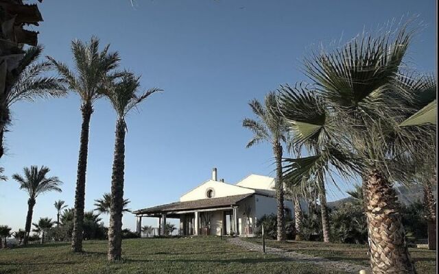 Villa Egadi con Piscina e Campo da Tennis