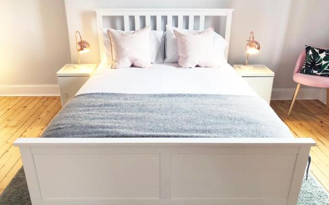 Stylish City Centre Apartments - D Terrace Residence