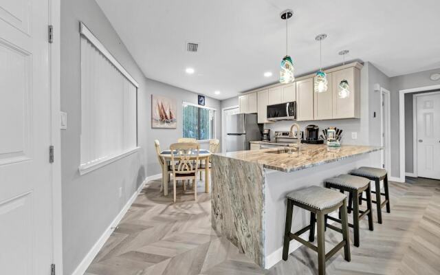 Crystal Village II, Unit 6B