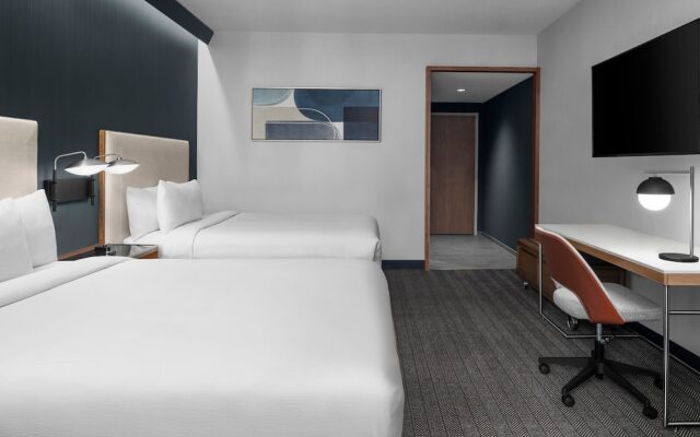 Courtyard Calgary Downtown