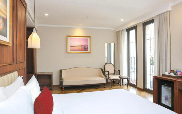 Golden Lotus Luxury Hotel Da Nang – Guest Rooms – Da Nang
