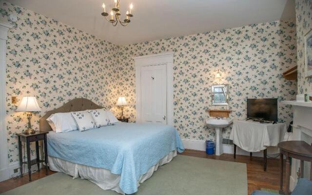The Jeremiah Mason House B & B