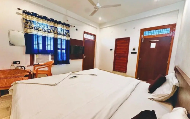 Hotel Aparna Palace