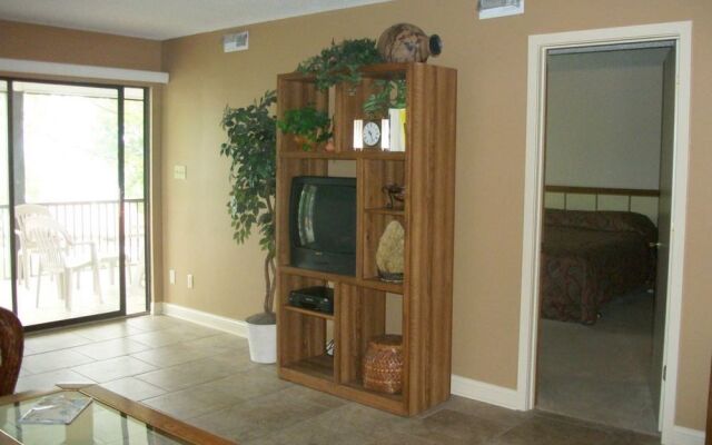 Four Seasons Racquet Club Condominiums