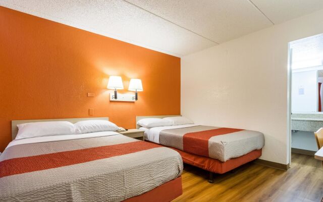Motel 6 Tempe, AZ – Phoenix Airport – Priest Dr