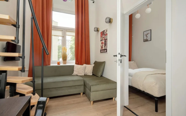Apartment With Mezzanine by Renters