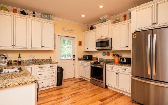 Our Heidaway by Oak Island Accommodations