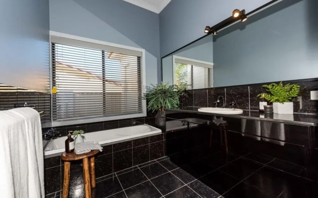 Above and Beyond - Beautiful Home with Pool