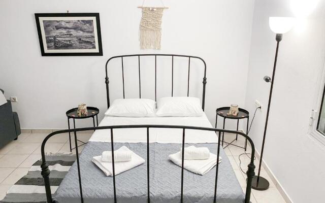 Kampos View - Quiet House at the end of the Road, privet pool