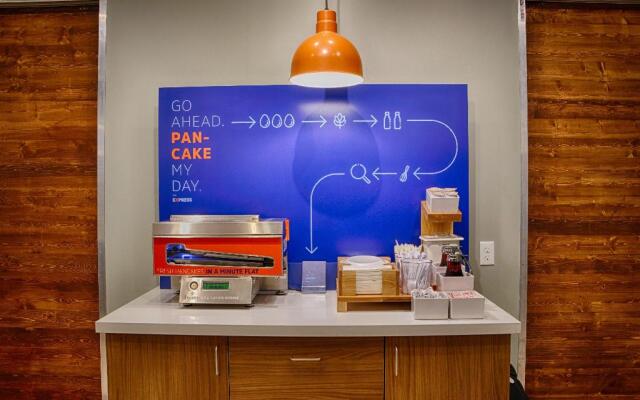 Holiday Inn Express NYC Brooklyn - Sunset Park by IHG