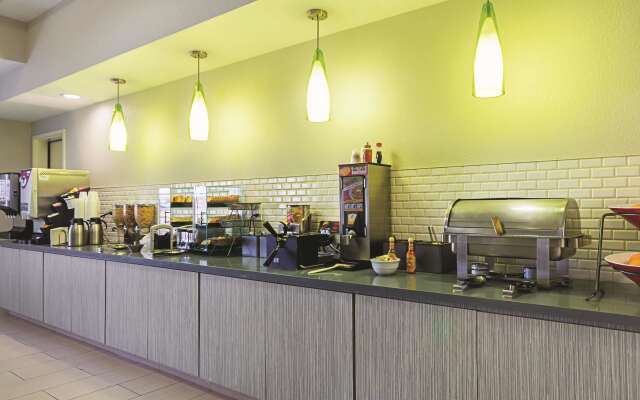 La Quinta Inn & Suites by Wyndham Fresno Northwest