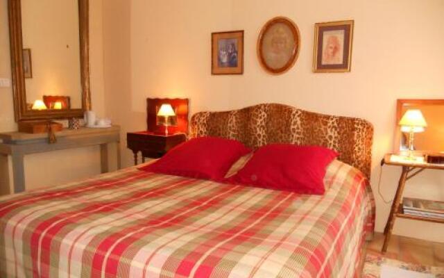 Chambres D'Hôtes Le Mas du Caroubier