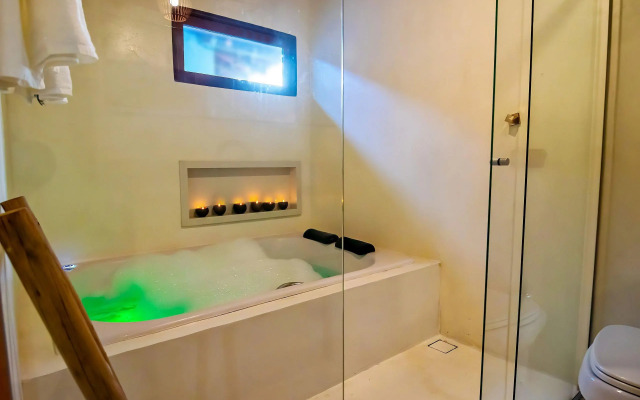 Casa Araçá Trancoso - Cascata próximo à praia