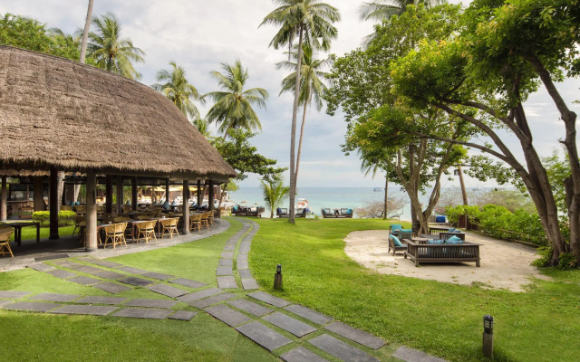 Haadtien Beach Resort