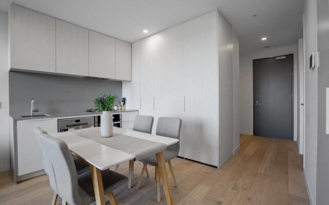 Simple And Cozy Apartment In Parkville