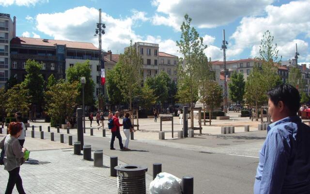Le Petit Jaude Clermont Séjour